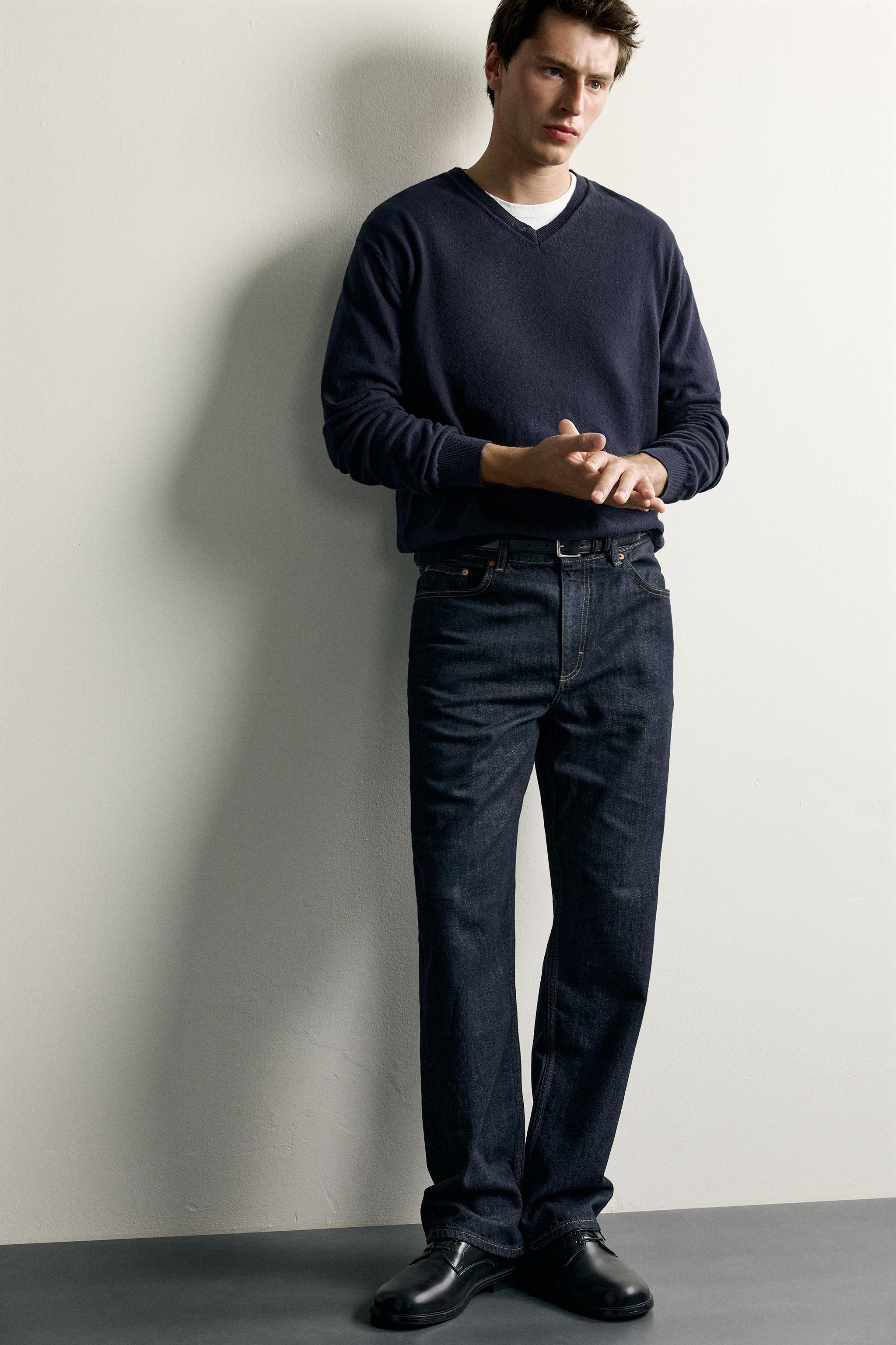 STRAIGHT FIT JEANS