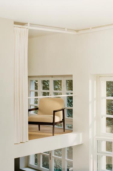 WOOD AND LINEN ACCENT CHAIR - Dark beige by Zara