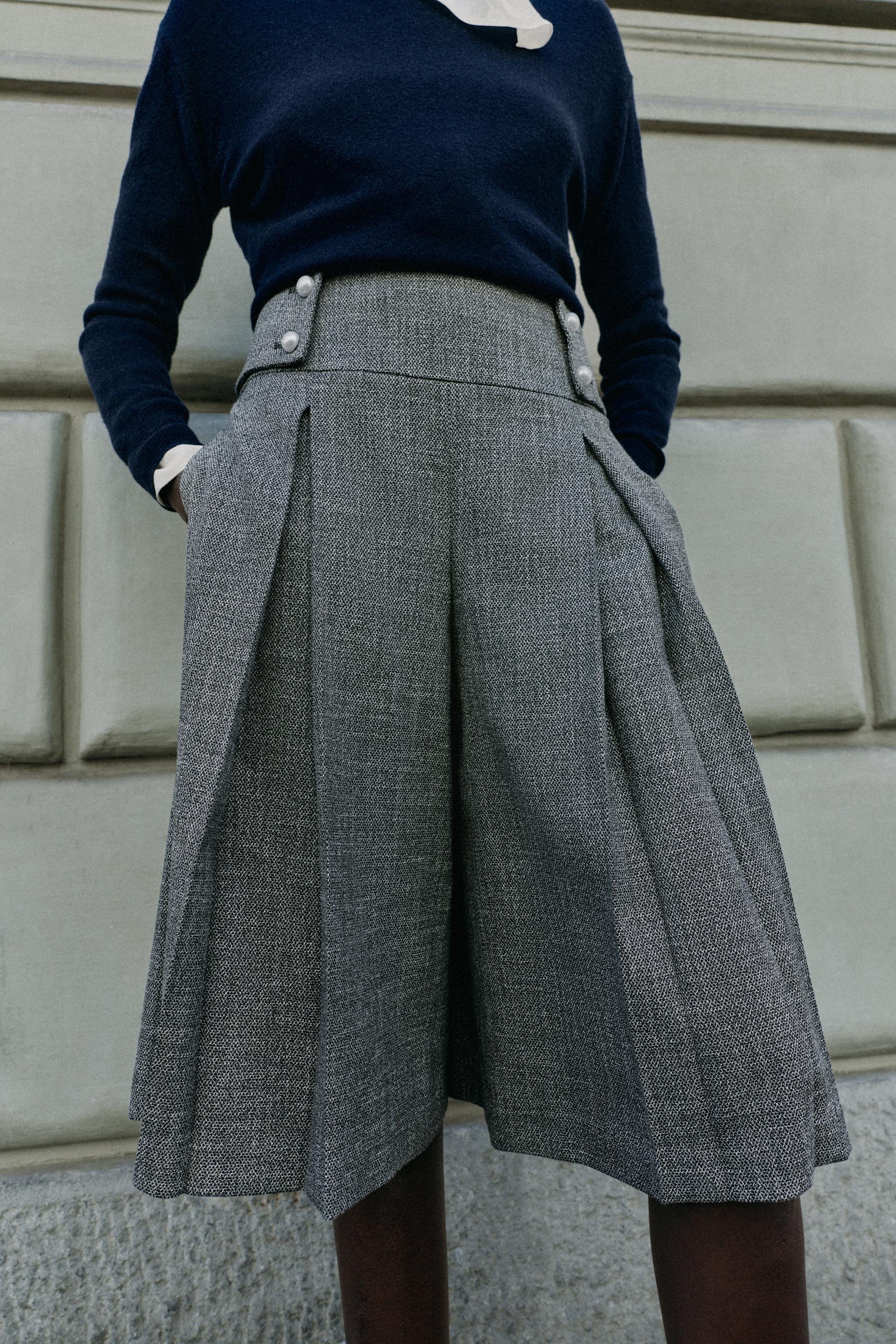 LONG PEARL-BUTTON BERMUDA SHORTS