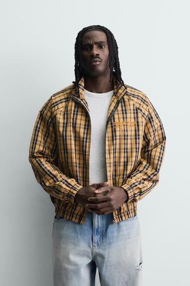 BLOUSON TECHNIQUE À CARREAUX COUPE CARRÉE - Jaune de Zara