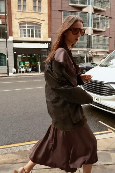 VESTIDO MIDI ESCOT EFLUIDO CINTURÓN - Marrón de Zara