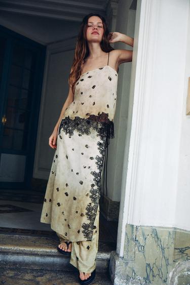 TOP LENCERO ESTAMPADO ENCAJE - Crudo / Negro de Zara