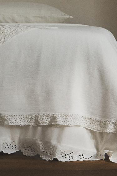 COTTON BEDSPREAD WITH EMBROIDERED RUFFLED TRIMS - Ecru by Zara - Image 4