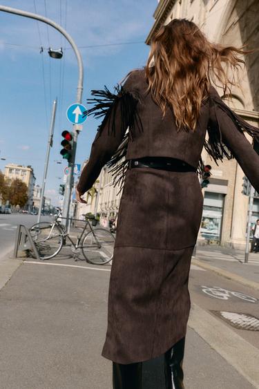 JUPE MIDI EFFET DAIM - Marron chocolat de Zara - Image 3