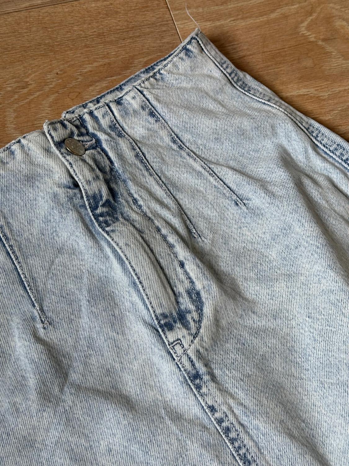 DENIM MINI SKIRT - Image 4