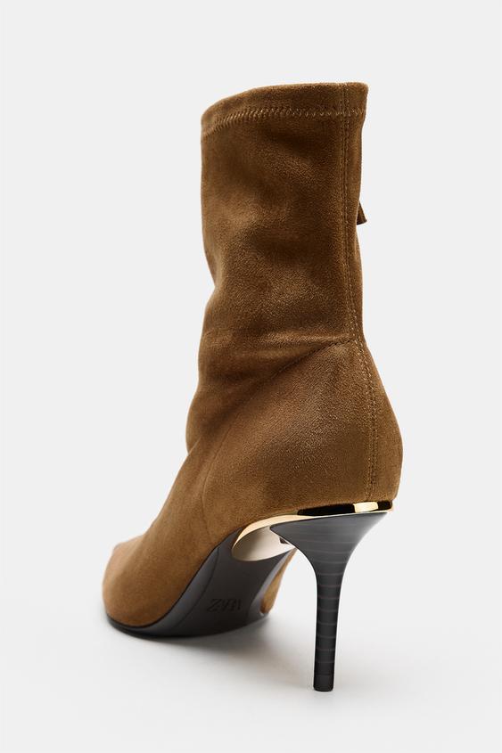 BOTTINES TALONS DÉTAIL MÉTALLIQUE - Gris taupe de Zara - Image 6