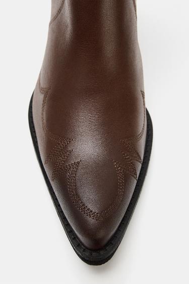 BOTTINES COW-BOY EN CUIR BRODÉES - Marron de Zara - Image 5