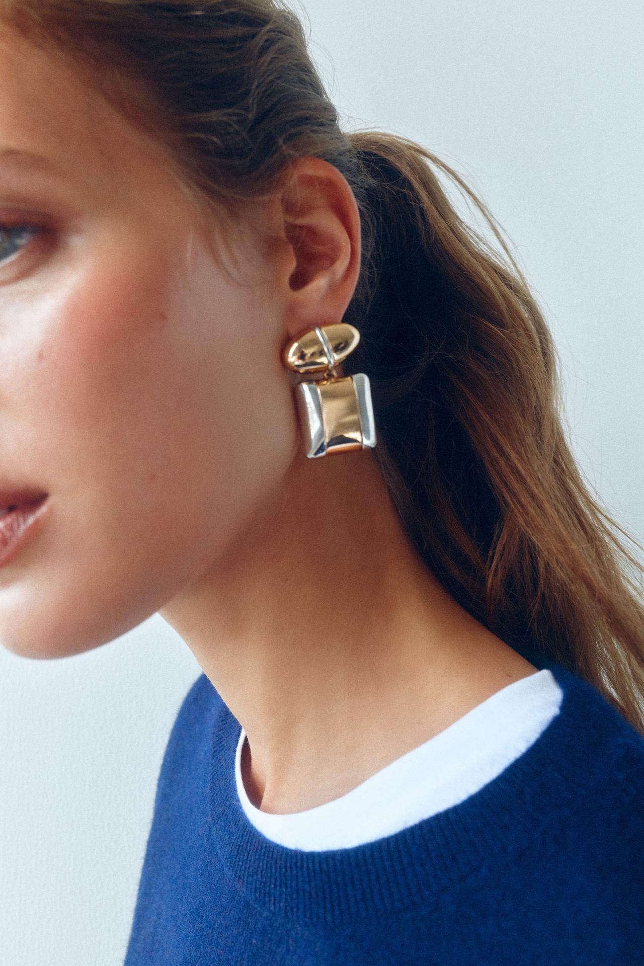 COMBINED METALLIC EARRINGS — Gold / Silver