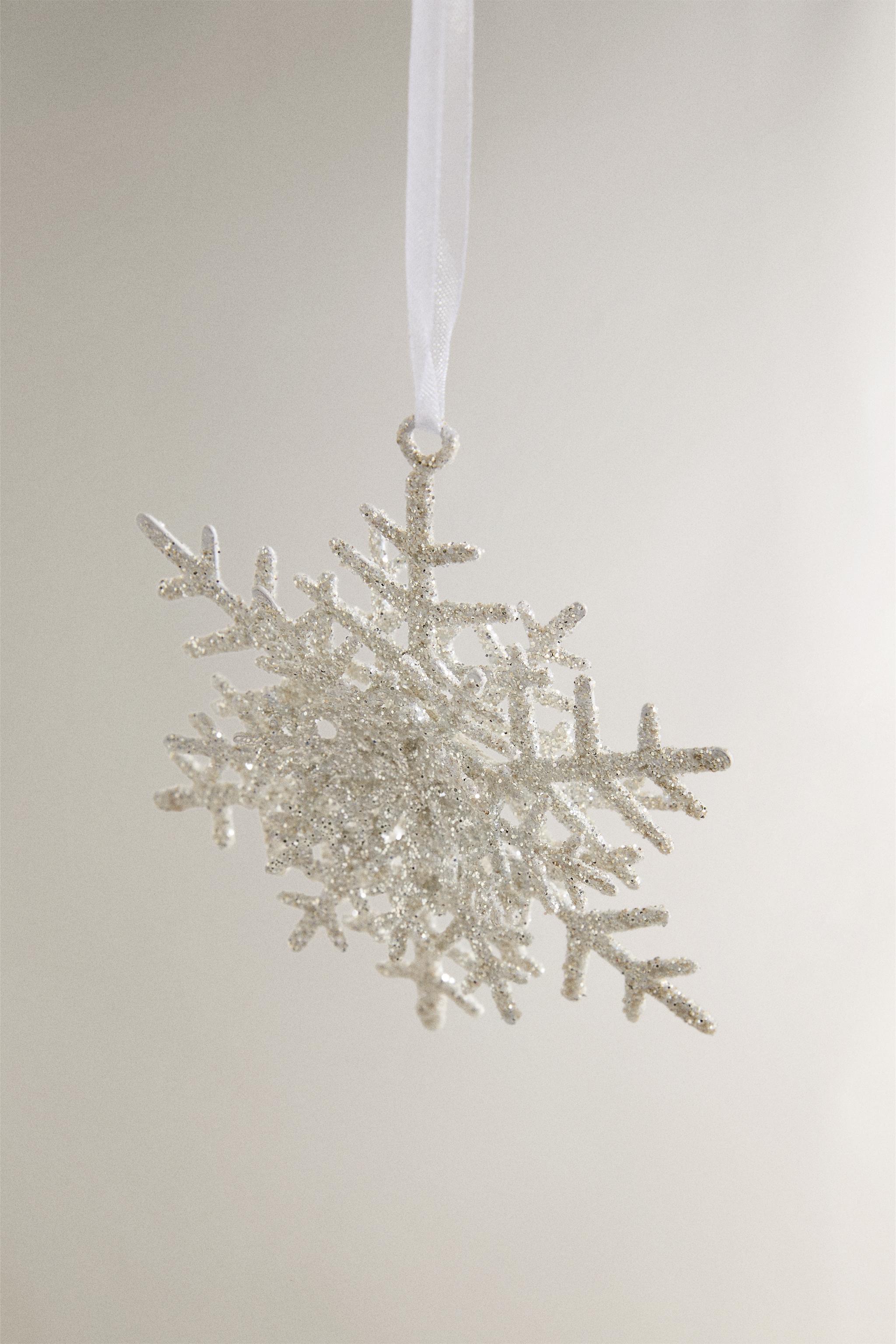 SNOWFLAKE CHRISTMAS TREE ORNAMENT
