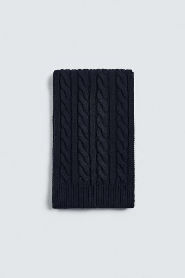 100% WOOL CABLE-KNIT SCARF - Navy blue by Zara