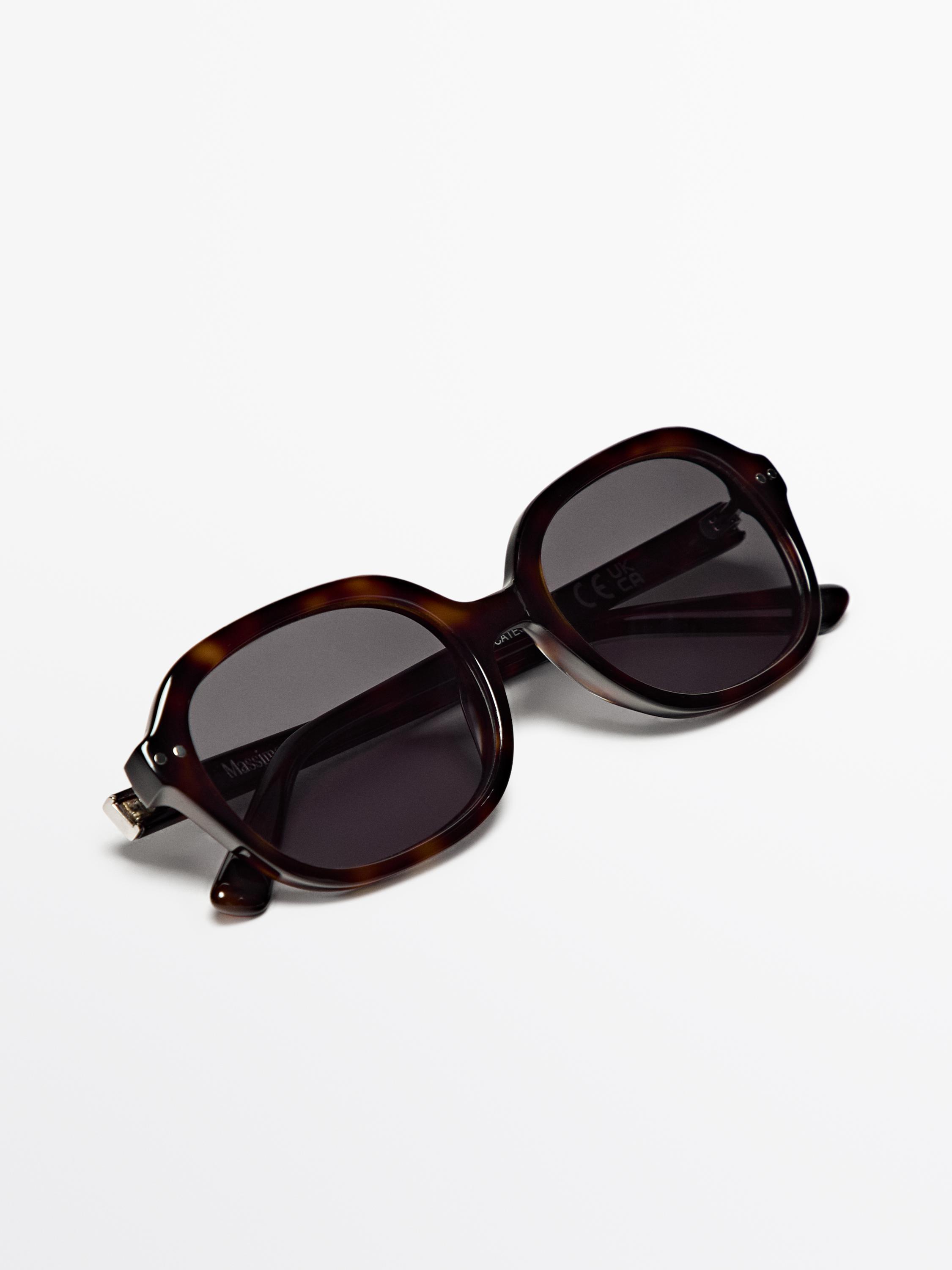 Gafas de sol ovalada carey