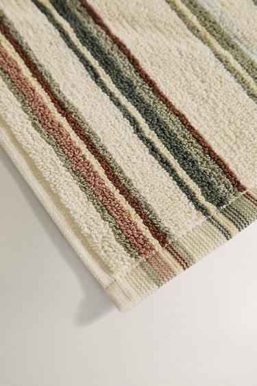BATH TOWEL WITH IRREGULAR STRIPES - Multicoloured by Zara - Image 2