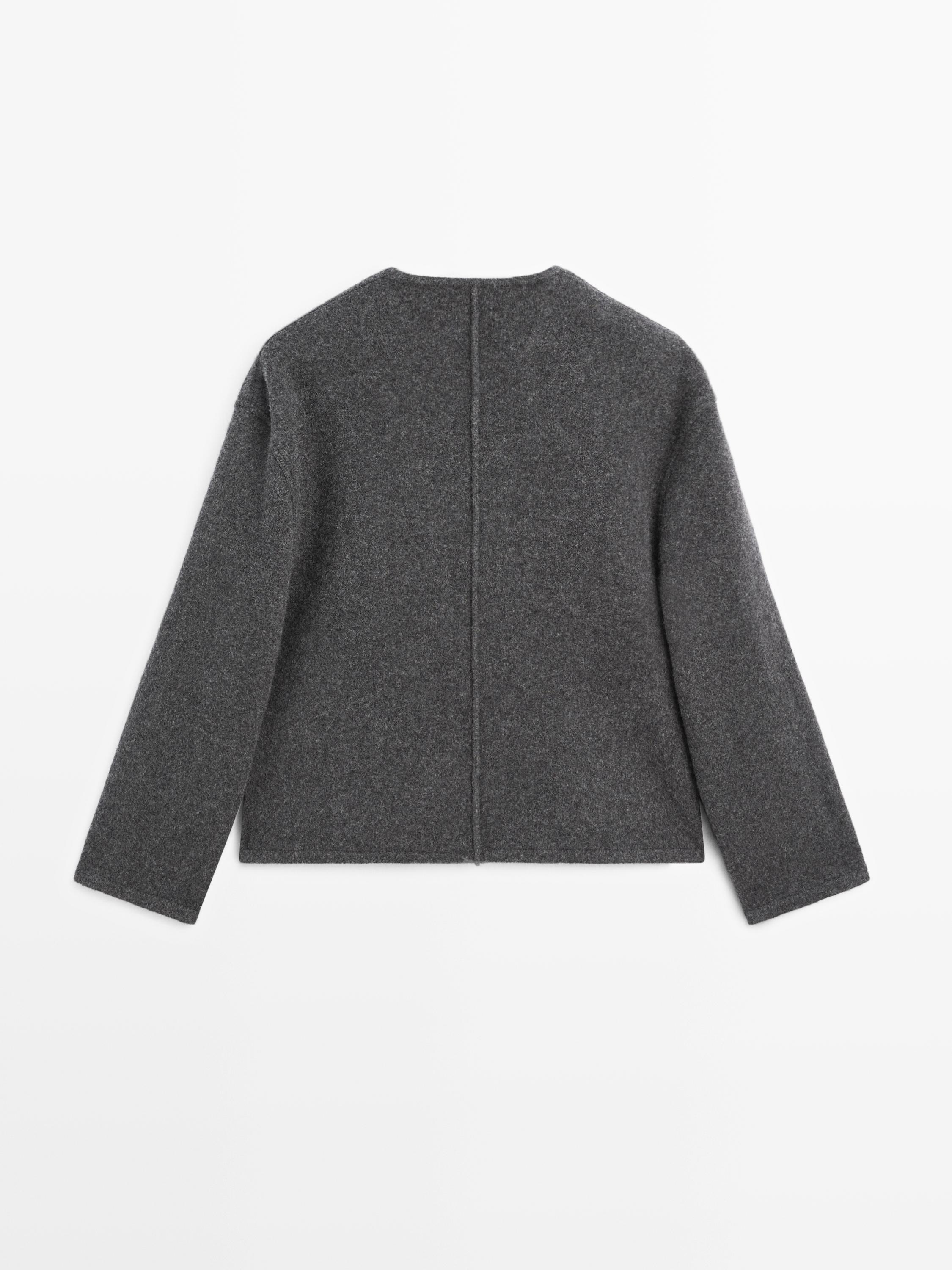 Knit cardigan with button detail