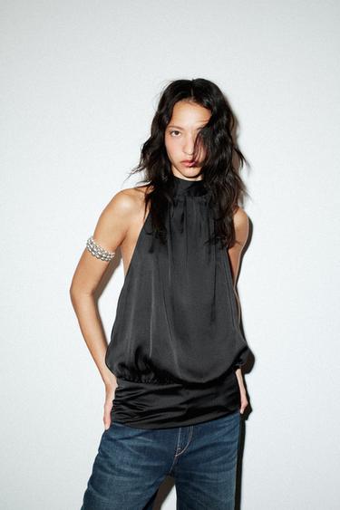 АТЛАСНЫЙ ТОП С ГОРЛОВИНОЙ ХАЛТЕР — ЧЕРНЫЙ от Zara