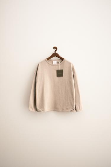 ZARA TIMELESS - تيشرت سادة ببييهات - صخري الخاص بـ Zara