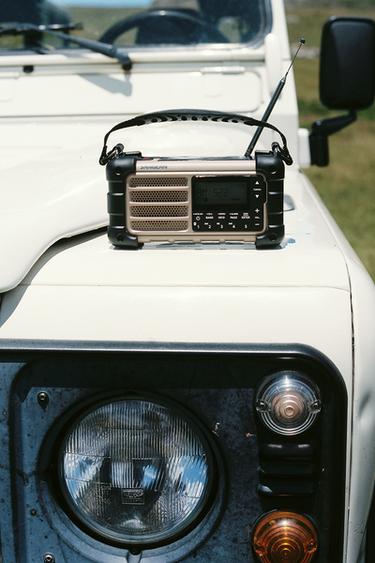 PORTABLE RECHARGEABLE RADIO - Light brown by Zara