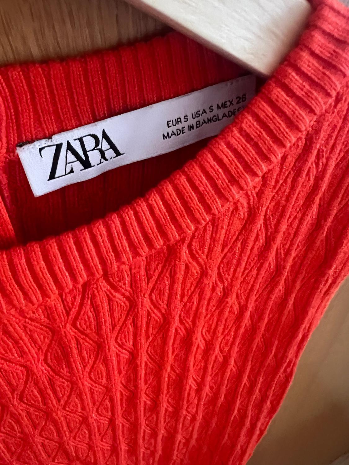 TEXTURED DRESS WITH GEM BUTTON - Image 3