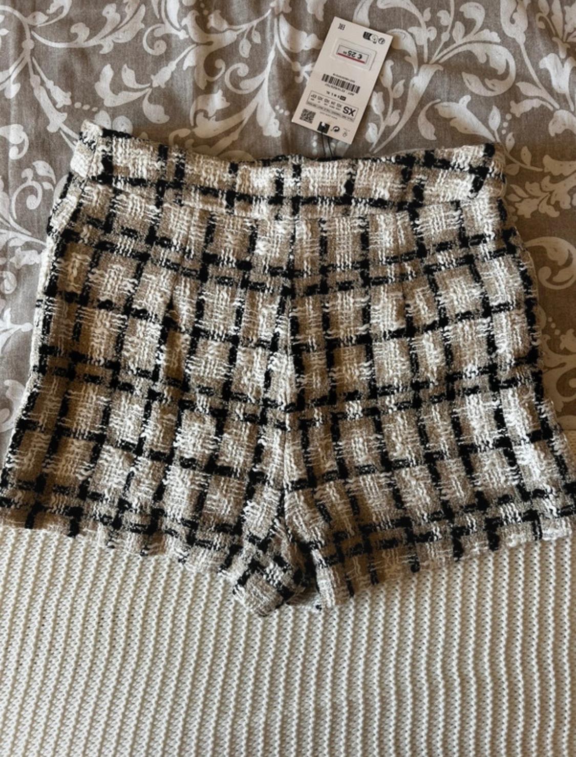 CHECK TEXTURED BERMUDA SHORTS - Image 2