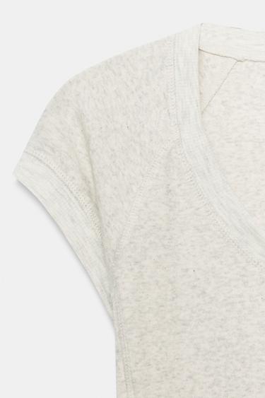 T-SHIRT RUSTIQUE DÉCOLLETÉ ROND - Gris clair de Zara - Image 6