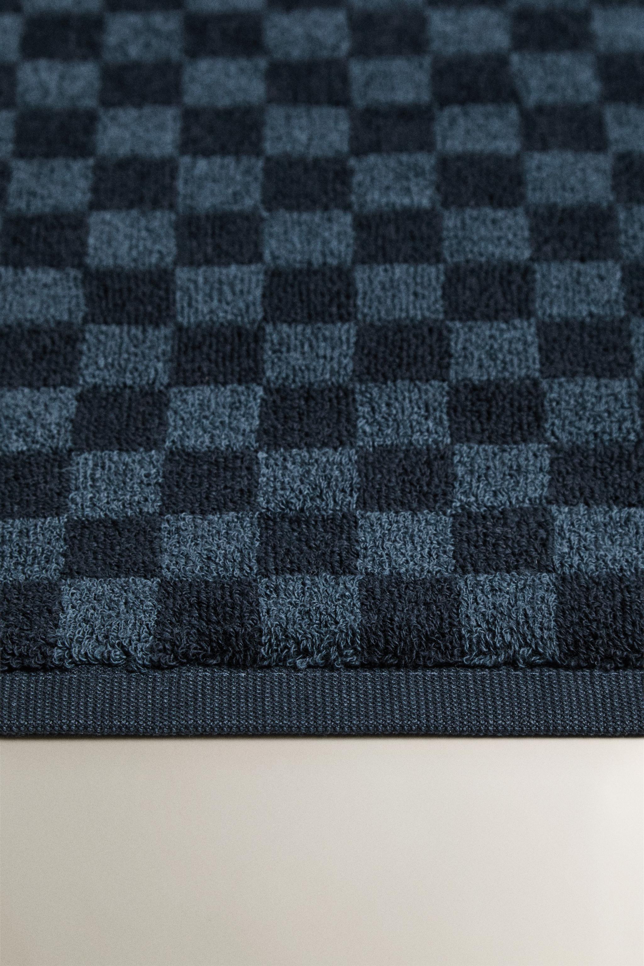 CHECKERBOARD BATH MAT