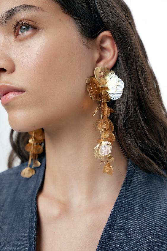 RAISED FLOWER EARRINGS - Golden | ZARA New Zealand