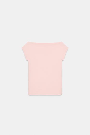 CAMISETA CUELLO BARCO - Rosa empolvado de Zara