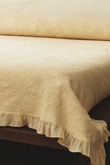 COLCHA JACQUARD OLÁN - Mantequilla de Zara