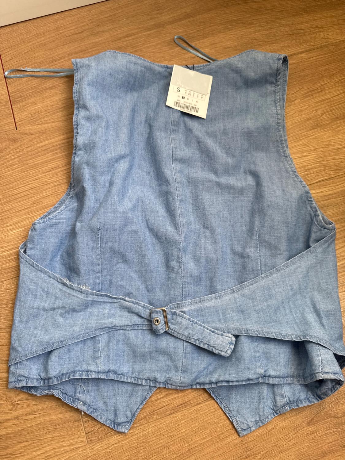 WAISTCOAT WITH REAR TAB - Image 3