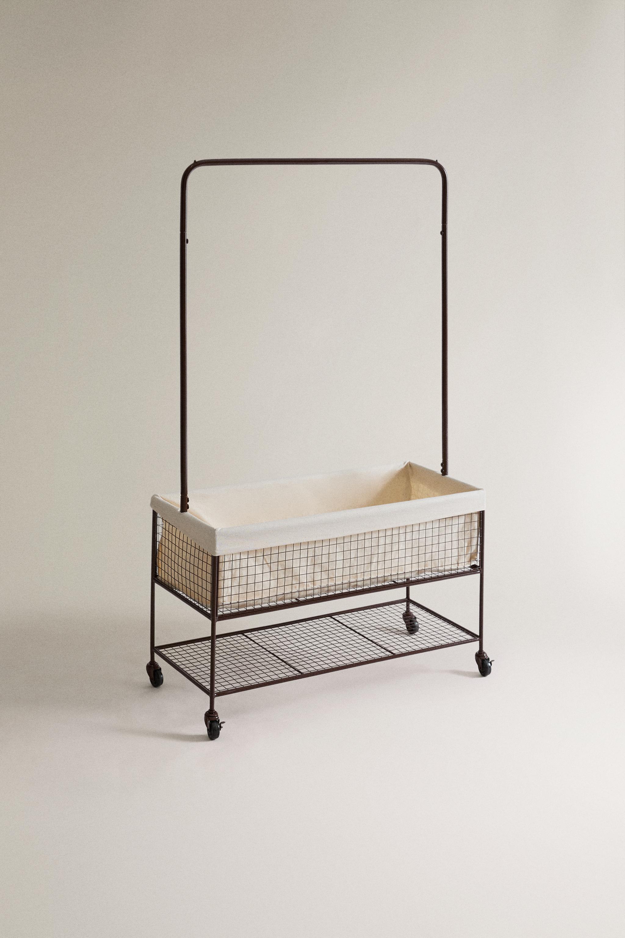 KIDS’ COAT RACK WITH WHEELS