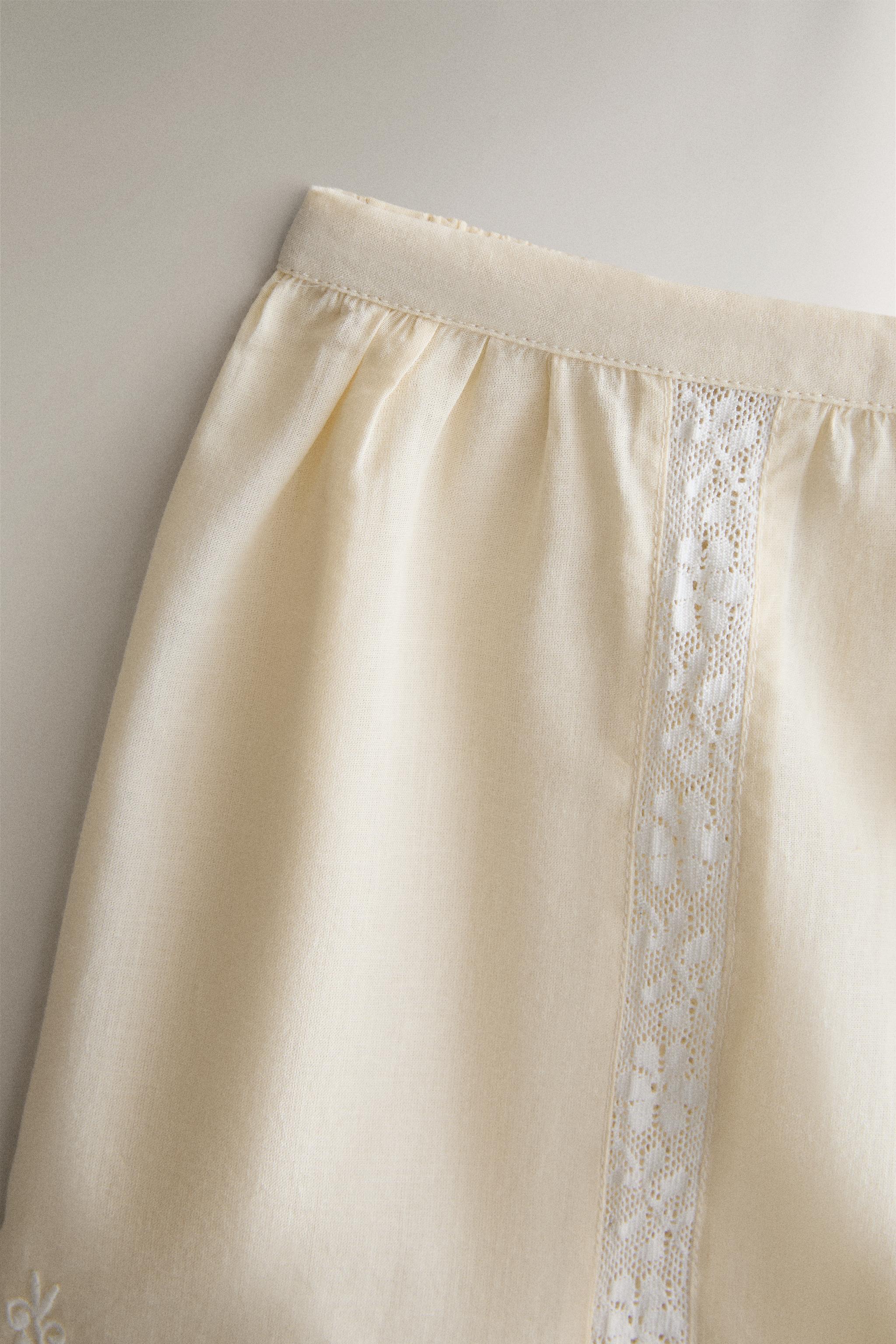 EMBROIDERED LACE COTTON SHORTS — Yellow
