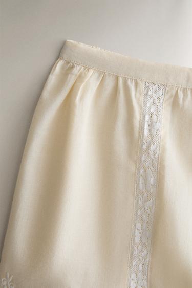 SHORT EN COTON À DENTELLE BRODÉE - Jaune de Zara - Image 1