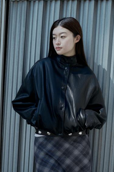 БОМБЕР ИЗ ИСКУССТВЕННОЙ КОЖИ С ВЫСОКИМ ВОРОТНИКОМ — ЧЕРНЫЙ от Zara