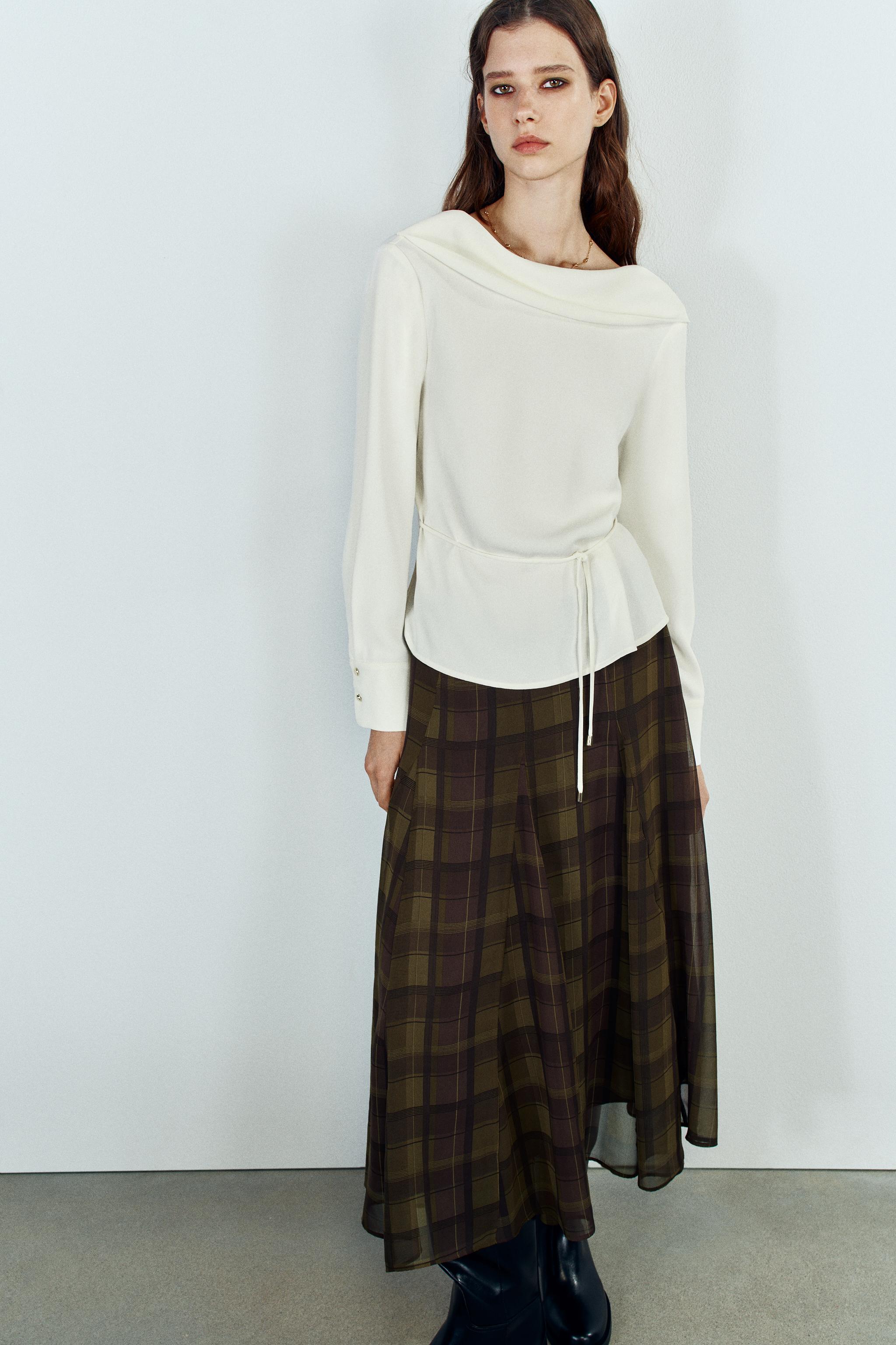 BOAT NECK BLOUSE
