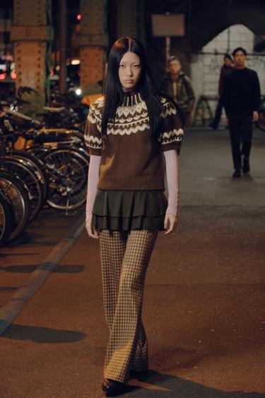 РАСКЛЕШЕННЫЕ БРЮКИ ИЗ ВЕЛЬВЕТА — КОРИЧНЕВЫЙ от Zara