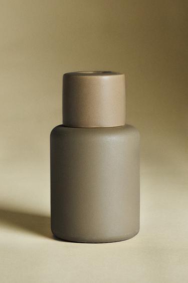 (95 ML) BERGAMOT & SANDALWOOD REED DIFFUSERS - Ecru / Green by Zara - Image 5