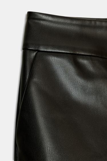 MINI-SHORT EN MATIÈRE SYNTHÉTIQUE - Chocolat de Zara - Image 5