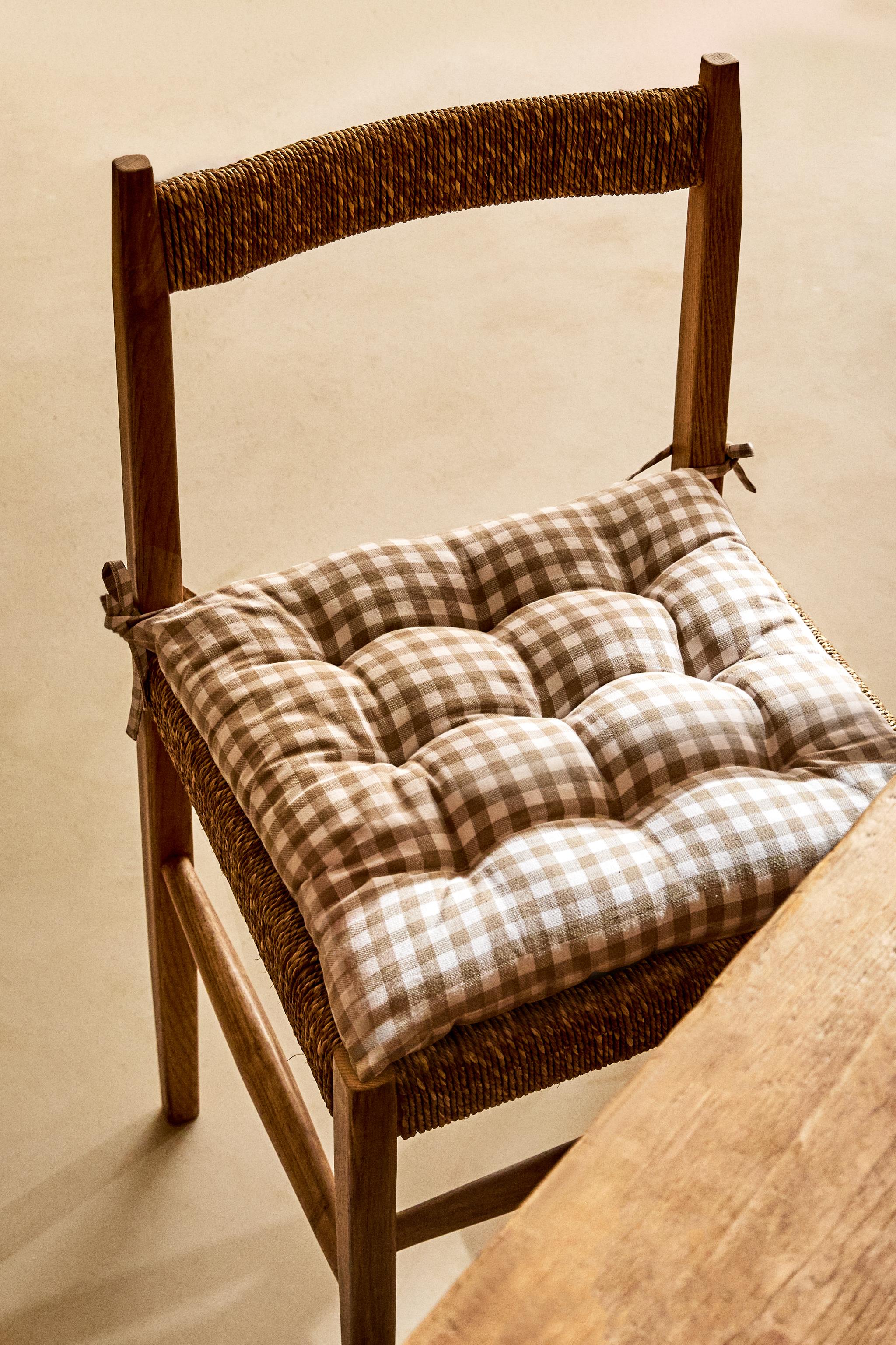 DYED THREAD CHAIR CUSHION Beige ZARA United States