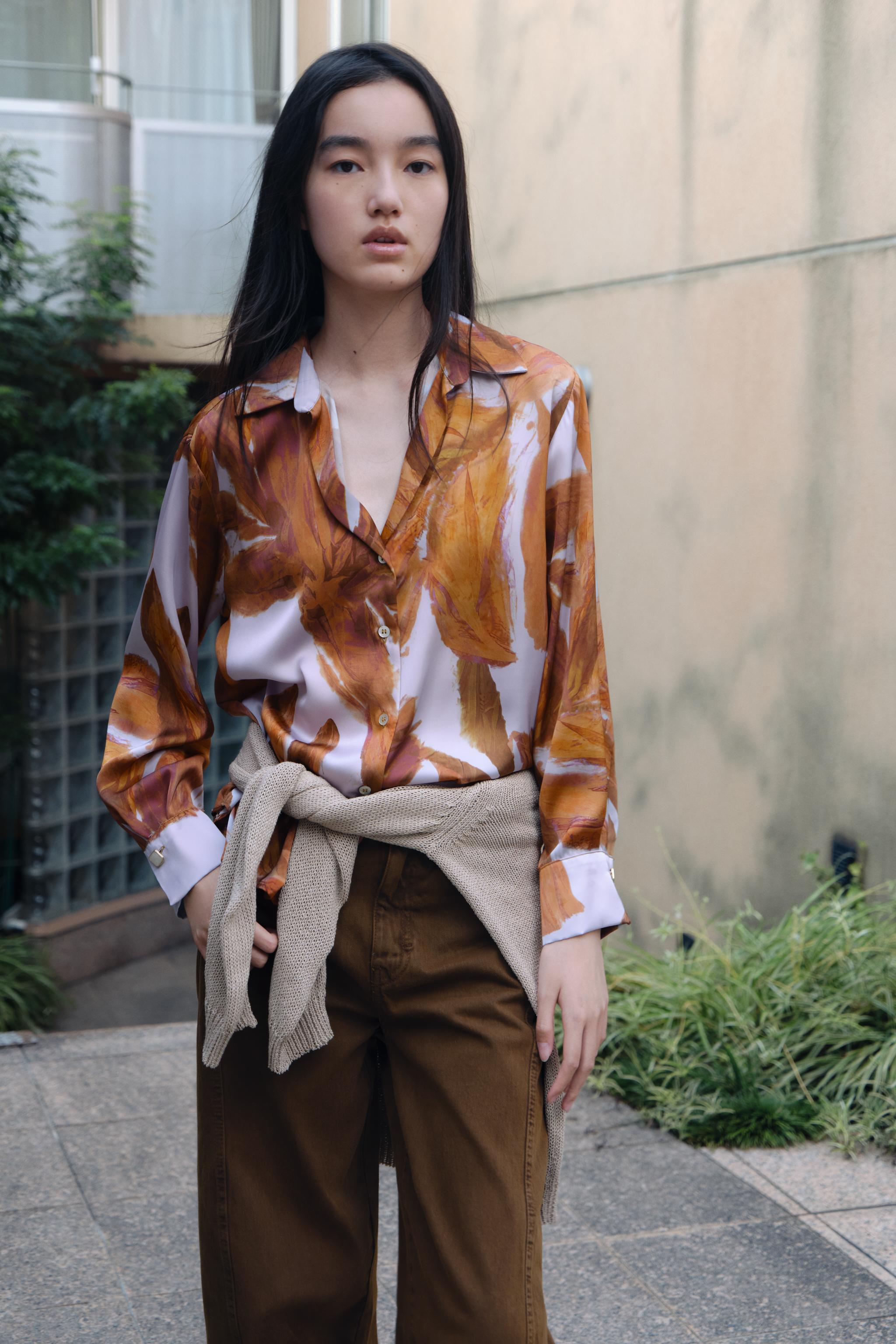 未使用☆ZARA フラワープリント シフォンブラウス フリル マルチカラー 未使用☆ZARA フラワープリント シフォンブラウス フリル マルチ