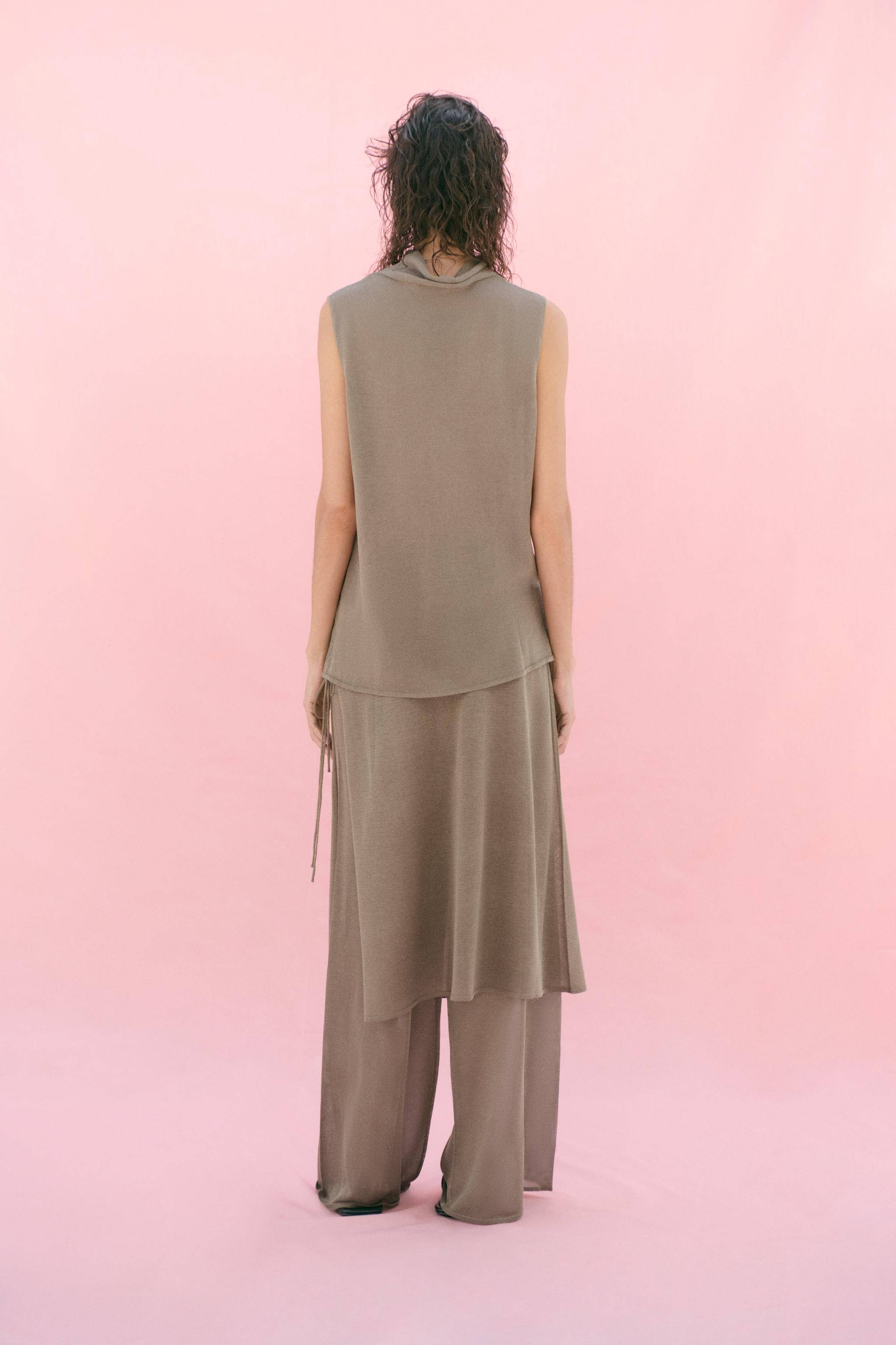 FINE KNIT HIGH NECK TOP — Mink