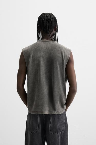 T-SHIRT DÉLAVÉ EN MAILLE IMPRIMÉ - Noir de Zara - Image 2