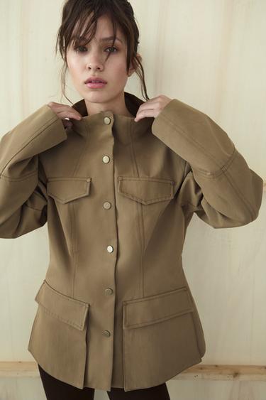 BLAZER ENTALLADA TRABILLAS - Khaki claro de Zara