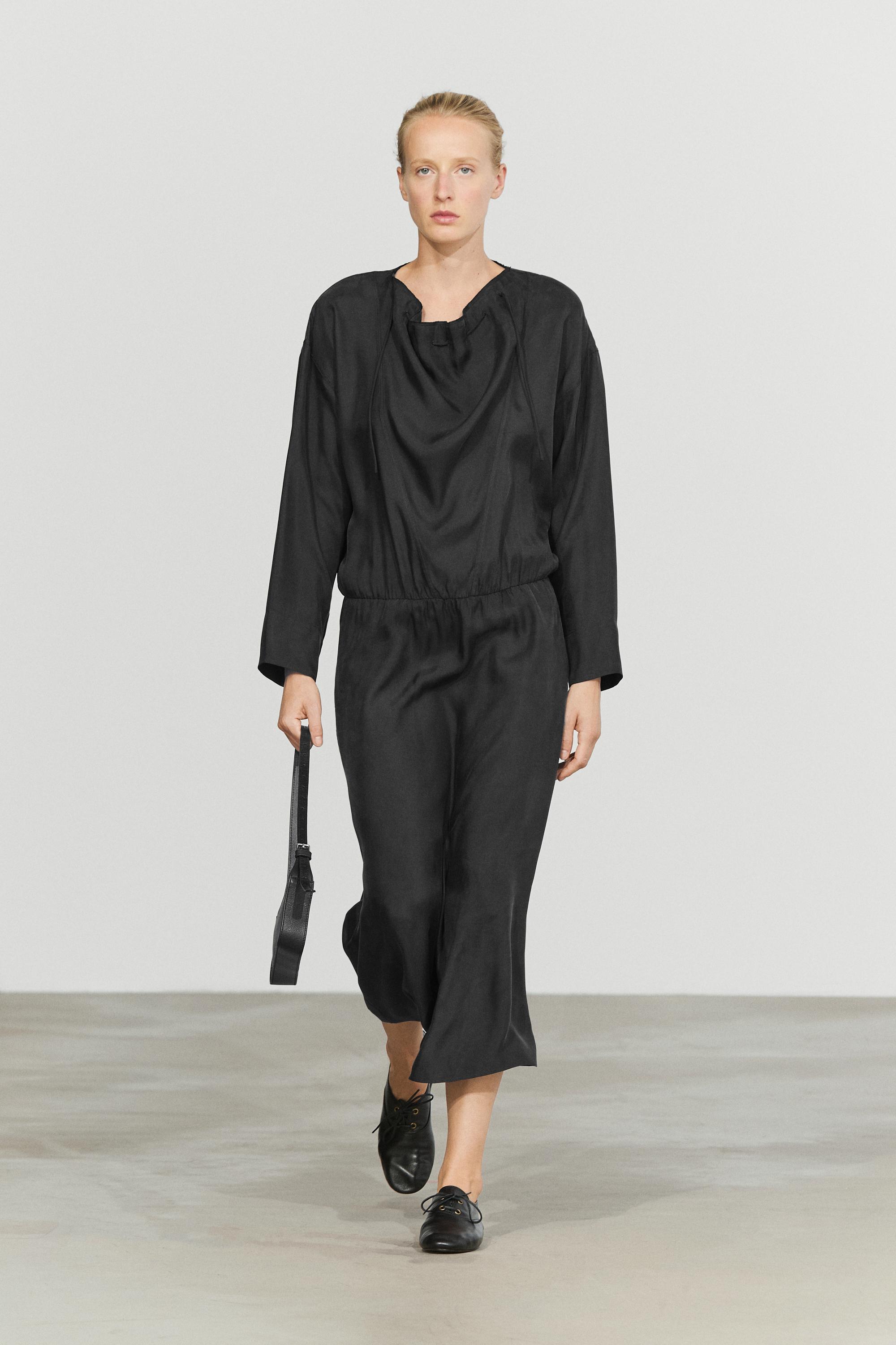 Fluid midi dress with collar detail — Black