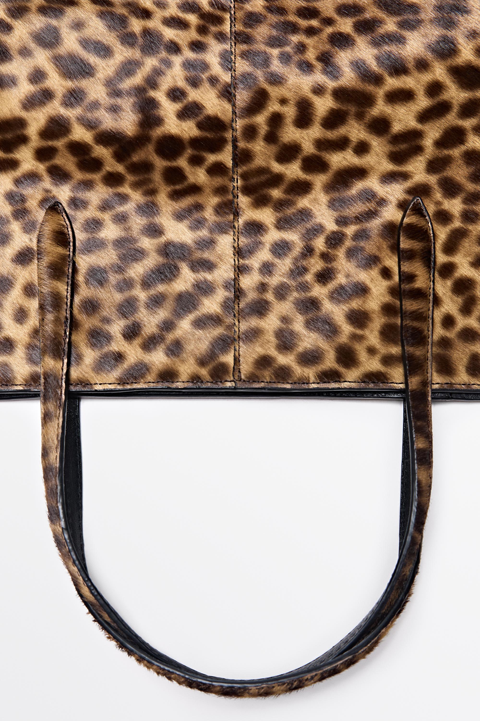 Medium leather tote bag with fur
