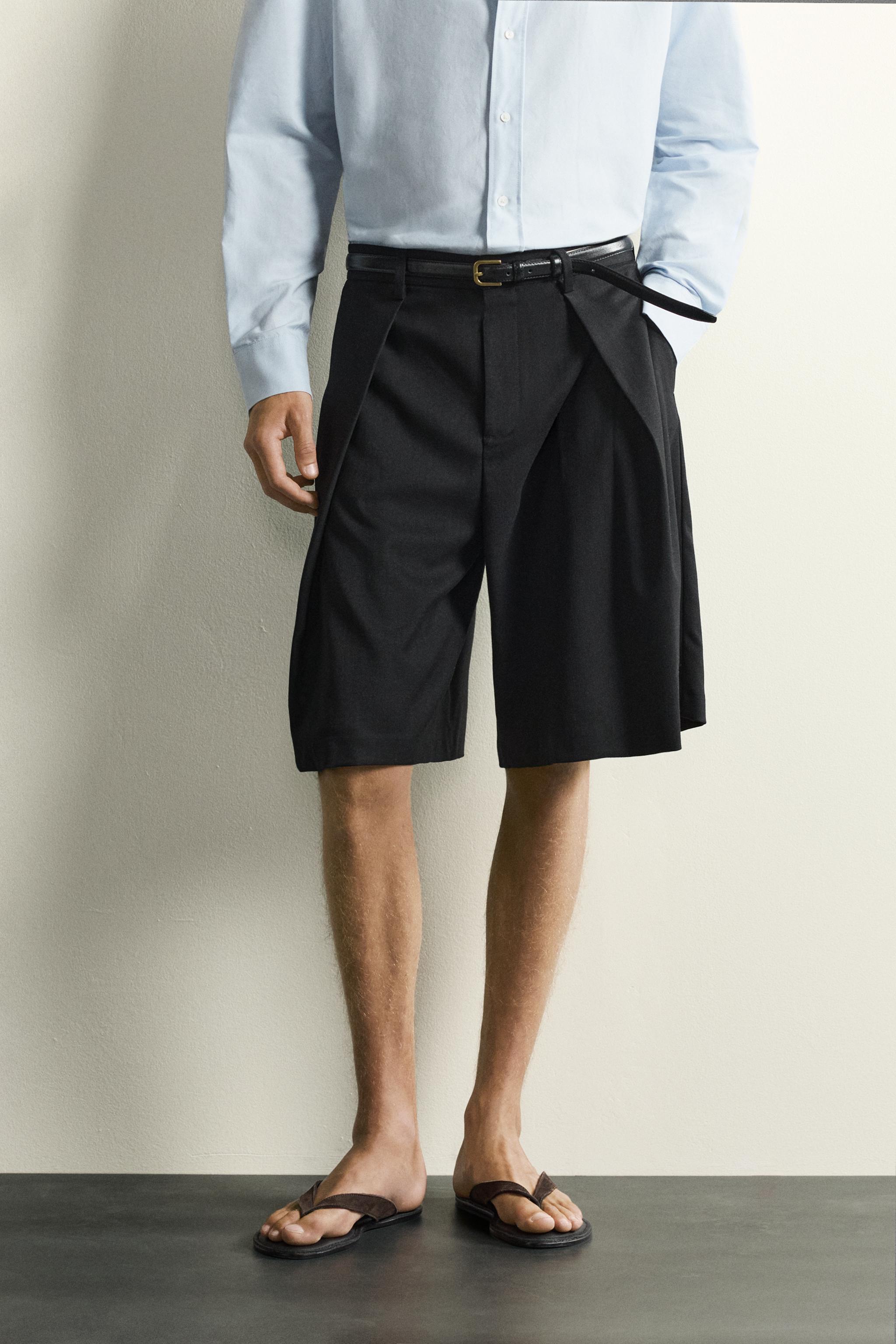 WIDE FIT PLEATED SHORTS