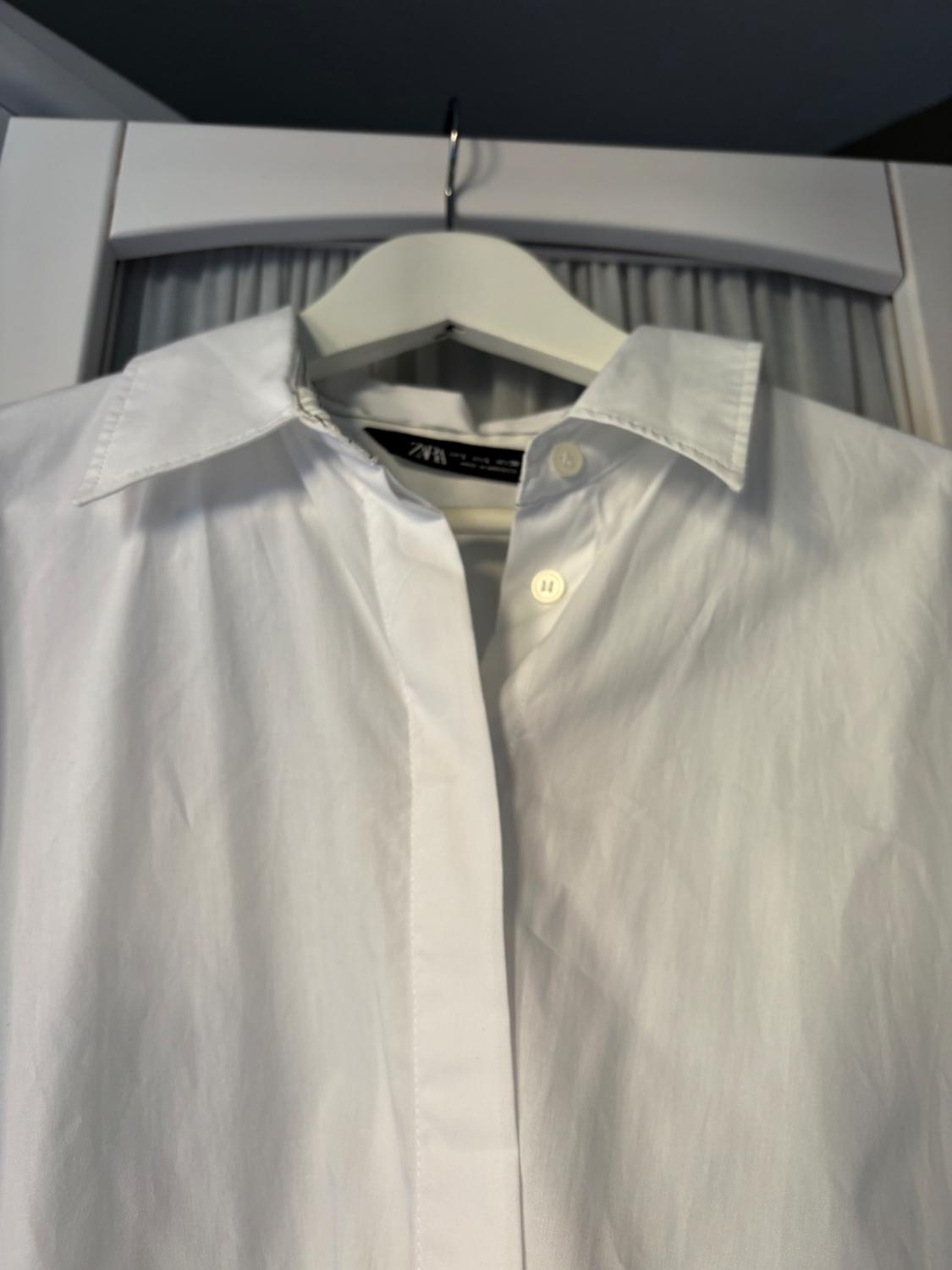 OVERSIZE SHIRT WITH STRIPED CUFFS - Image 4