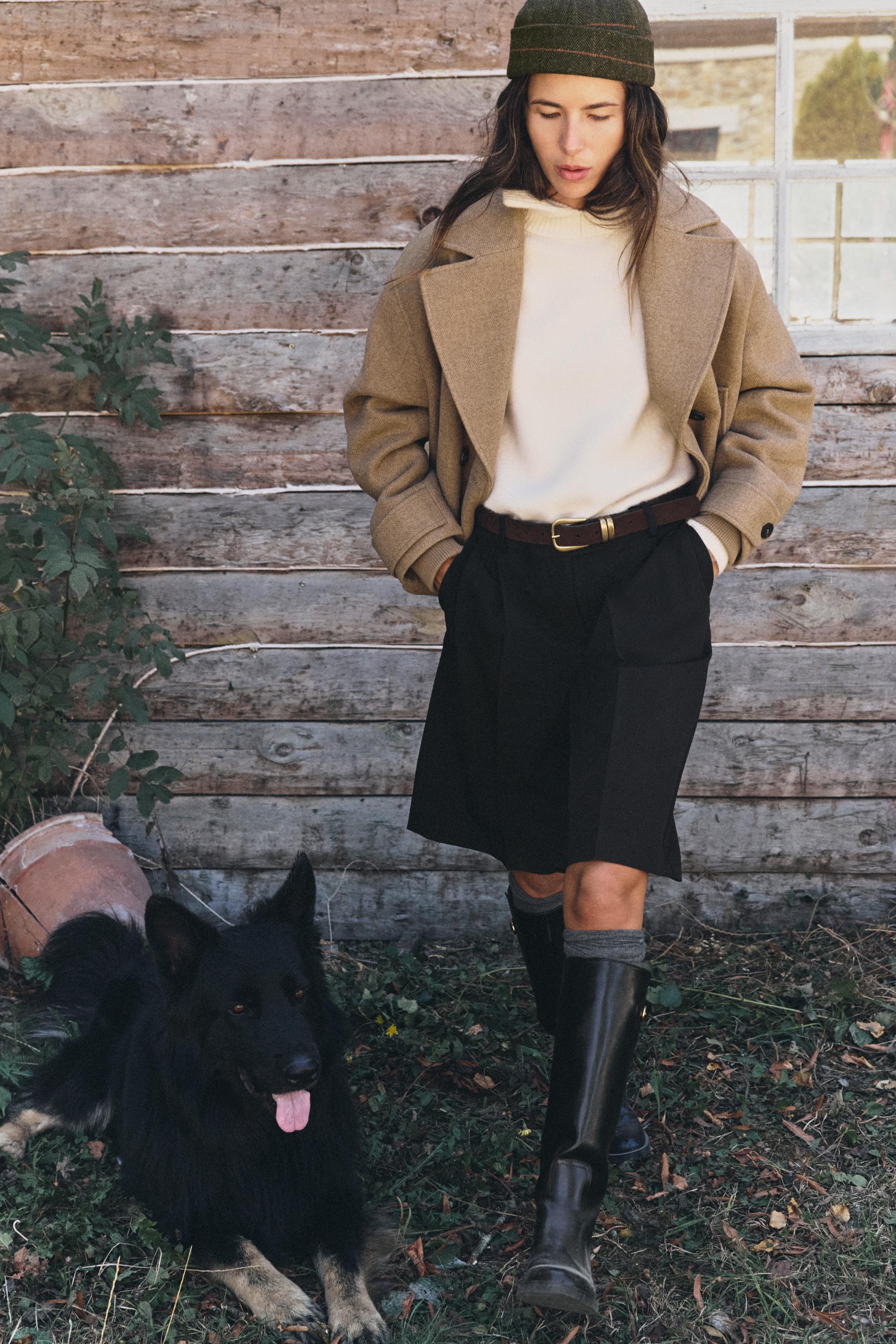 LONG PLEATED BERMUDA SHORTS