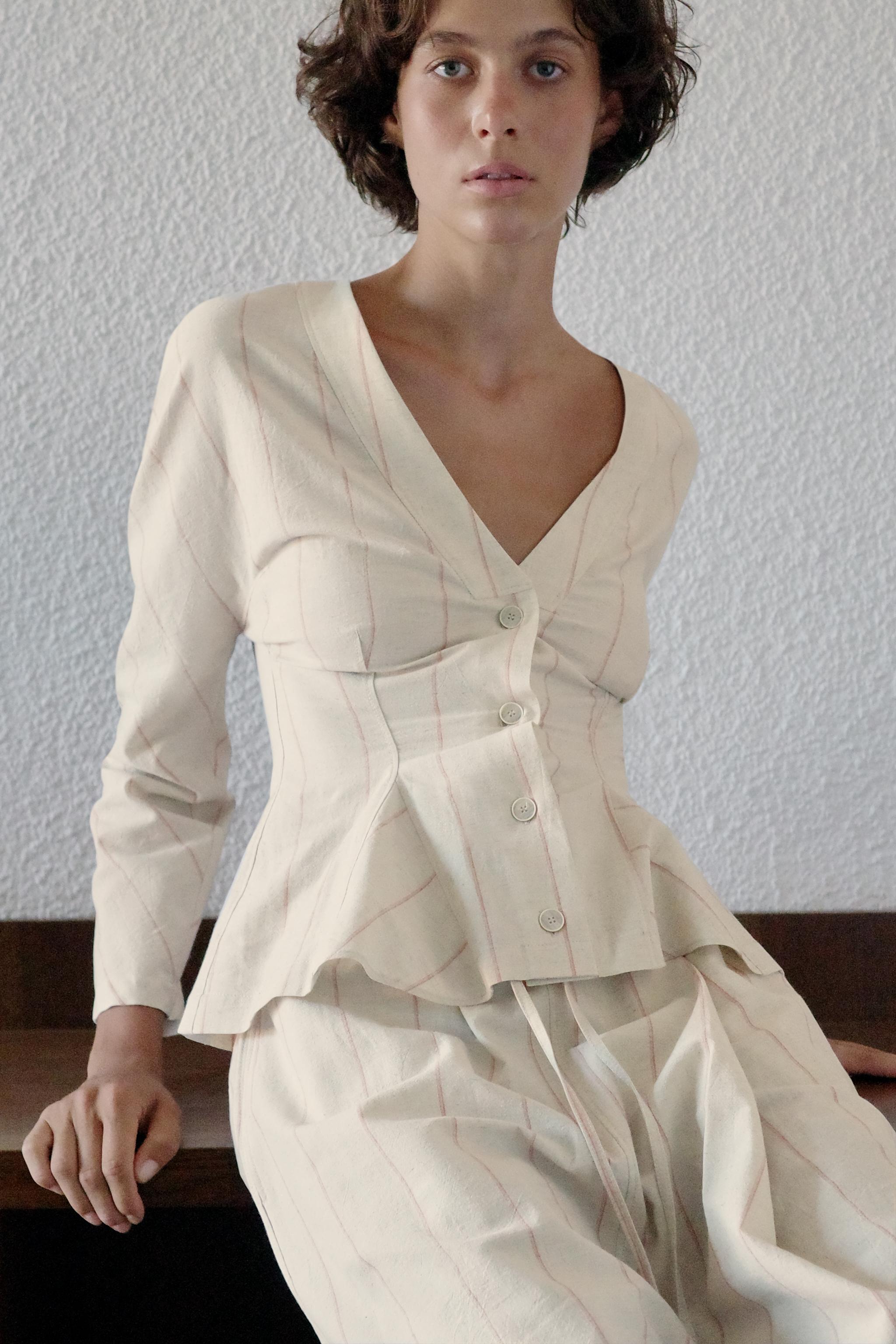 STRIPED FITTED LINEN BLOUSE — striped (alternate view)