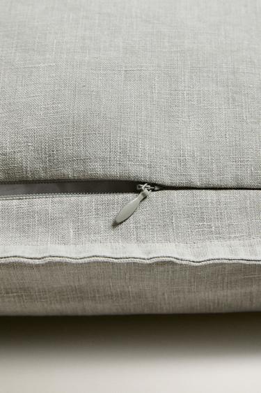 HOUSSE DE COUSSIN EN LIN DÉLAVÉ - Gris perle de Zara - Image 3