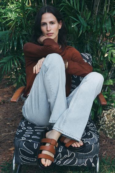 BUCKLED FLAT LEATHER SANDALS - Brown by Zara