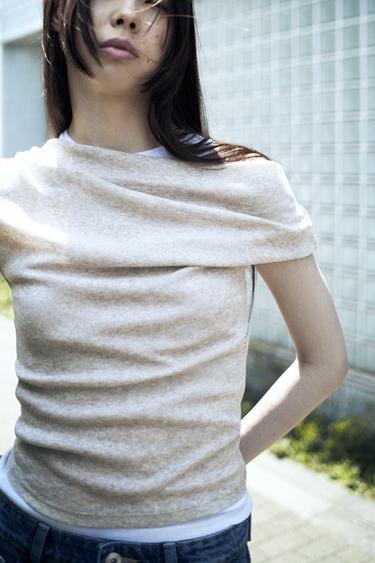 アシンメトリーダブルTシャツベージュマールZaraのアシンメトリーダブルTシャツ - ベージュマール 